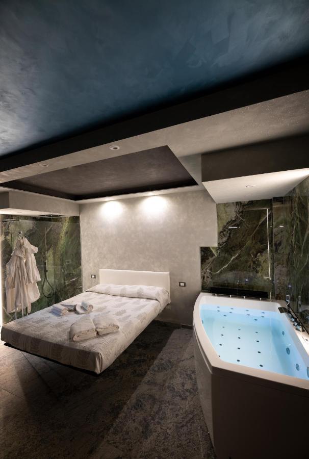 Garda Fantasy Paradise Silver O Gold Desenzano del Garda Luaran gambar
