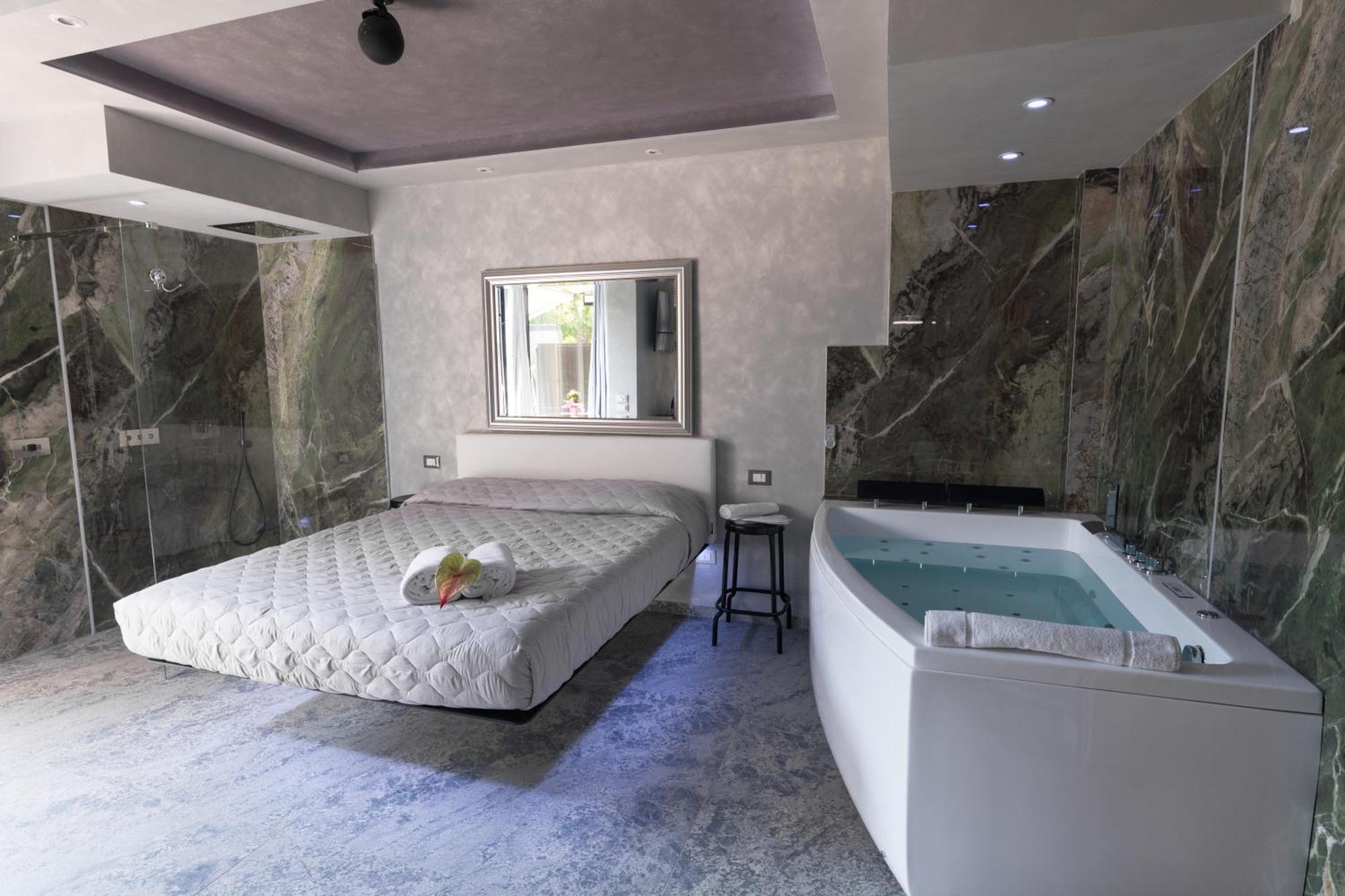 Garda Fantasy Paradise Silver O Gold Desenzano del Garda Luaran gambar